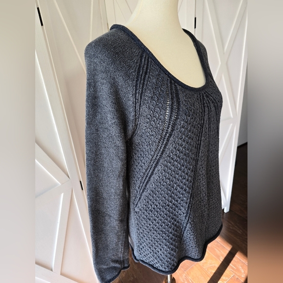 Calvin Klein Women's Knit Long Sleeve Sweater In Gray - Picture 3 of 11